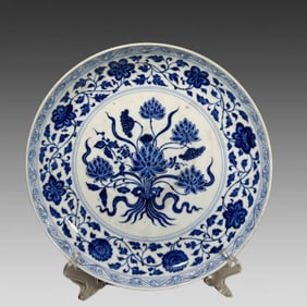 An Exquisite Qing Dynasty entwined lotus blue and white plate
