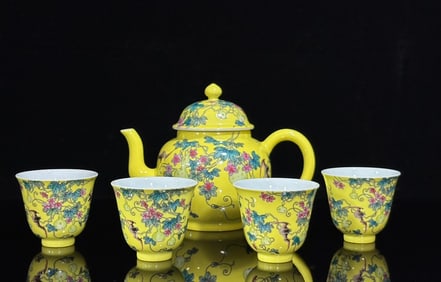 A set of Qing Yongzheng: enamel color lemon yellow glaze Fulu pattern teapot