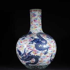 An Exquisite Qing Dynasty Qianlong blue and white pastel seawater cloud dragon pattern celestial