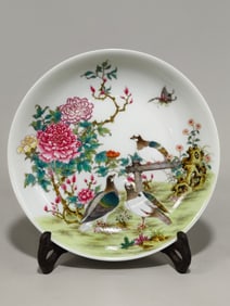An Exquisite the Yongzheng year of the Qing Dynasty enamel flower bloom rich pigeon pattern plate