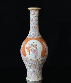 One piece of Qing Qianlong: Yangcai folded branches, flowers, entwined branches, open windows,