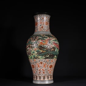 An Exquisite Qianlong pastel inlaid with silver mouth in the Qing Dynasty