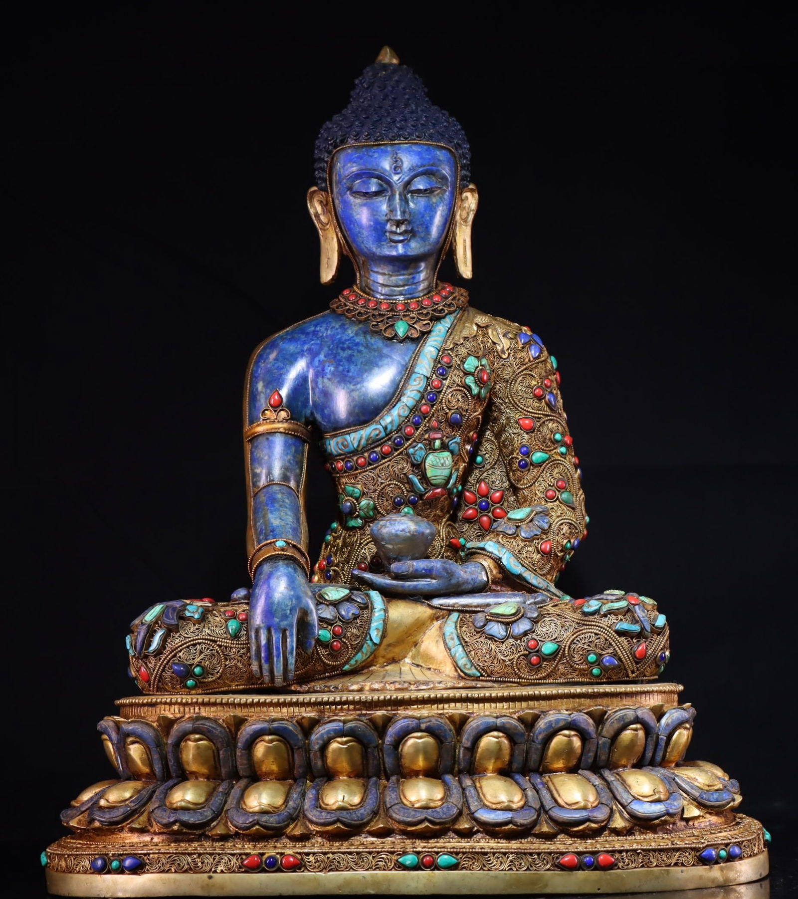 One piece of king-Size lapis lazuli filigree gemstone Buddha statue (1 of 15)