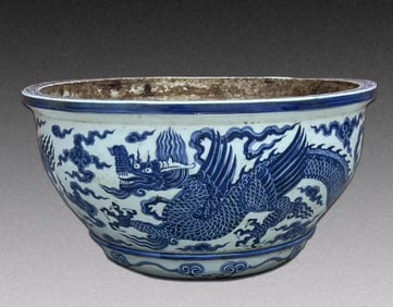 An Exquisite blue and white dragon pattern flower pot of the Ming Dynasty