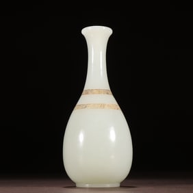 A piece of Qing Dynasty Hetian jade net bottle