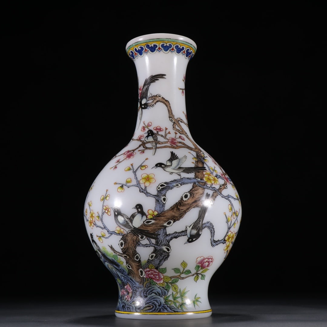 A piece of Qing Dynasty material tire enamel magpie Dengmei pattern bottle (1 of 9)