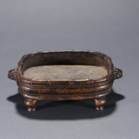 A piece of Qing Liugongtang made copper fetal animal face ear incense burner
