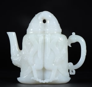 A piece of Qing Hetian jade white jade phoenix pattern pot