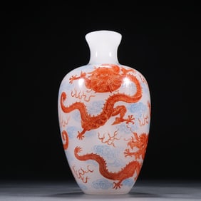 A bottle of clear material alum red cloud dragon pattern