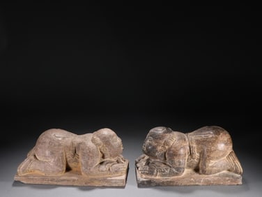 A pair of Qing Dynasty stone carving boys