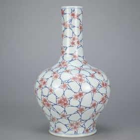 A blue and white glazed red ice plum pattern appreciation bottle