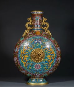 A piece of copper gilt cloisonné cloisonné enamel hugging the moon bottle