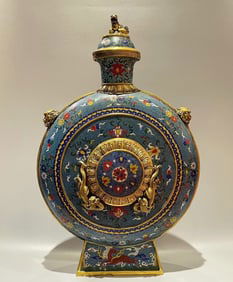 A piece of copper gilt cloisonné cloisonné enamel hugging the moon bottle
