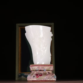 A piece of Qing Hetian jade carving "happy eyebrows" painted gold poetry cup