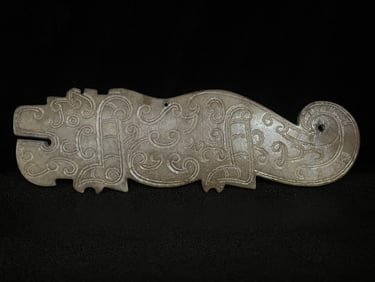 A piece of Hetian jade jade tiger wear