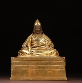 A bronze gilt statue of a Mongolian guru Buddha from the Qing Dynasty