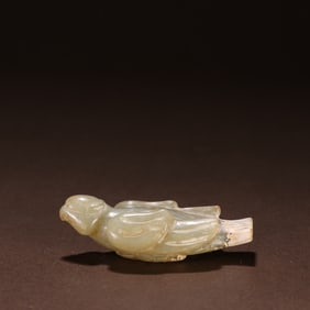 A piece of ancient jade bird pendant