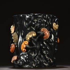 A piece of Qing Dynasty red sandalwood inlaid Shoushan stone carving Ganoderma lucidum pattern pen