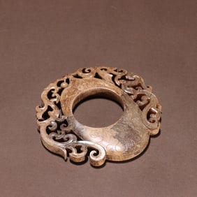 A piece of ancient jade carving dragon pattern chicken heart wear