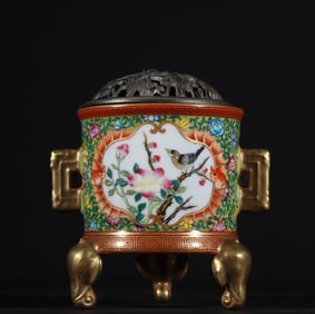 A piece of Qing Dynasty Qianlong enamel color flower and bird smoker