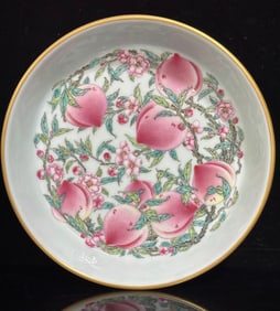 A piece of Qing Yongzheng enamel color sapphire blue glaze red eight peach pattern straight mouth