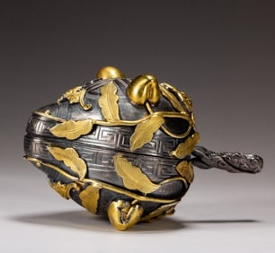 One piece of silver-gilt lid box