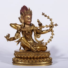 A Ming Dynasty bronze gilt statue of the mother of the Ming Dynasty