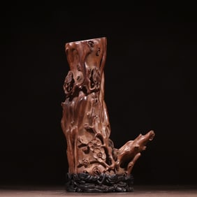 A piece of Qing Dynasty huanghuali pine plum pattern stump-shaped ornament