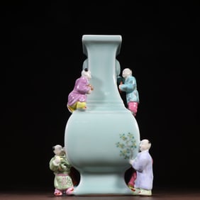 A piece of Qing Qianlong year holly glaze square pile plastic foreign color baby play seven bottles