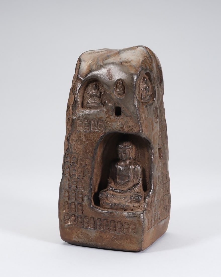 A statue of Yungang Grottoes: Yungang grottoes statue Size:H:15cm W:6.5cm (The Dimensions Of All Batches Are Manually Measured.If You Need More Detailed Information, Please Contact Our Customer Service Before Bidding.)