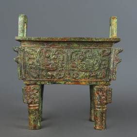 A piece of Western Zhou bronze beast pattern square tripod