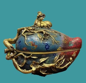 One piece cloisonné enamel peach lid box