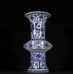A piece of Yongle blue and white flower goblet in the Ming Dynasty