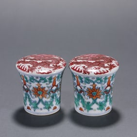A pair of Qing Dynasty bucket color entwined lotus dragon pattern painting scrolls