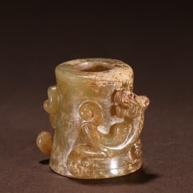 A Han Gao ancient jade dragon pattern carving