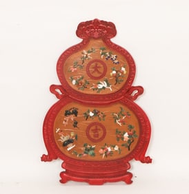A piece of red treasure embedded in the Daji hanging screen