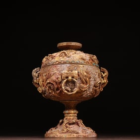 A piece of Han Dynasty gold fried beads dragon pattern with ring beans