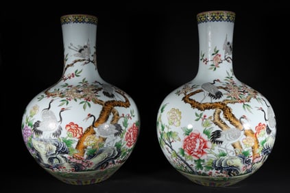 A pair of Qing Dynasty Yongzheng enamel color peony crane pattern celestial ball bottle
