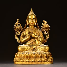 A bronze gilt statue of Tsongkhapa from the Qing Dynasty