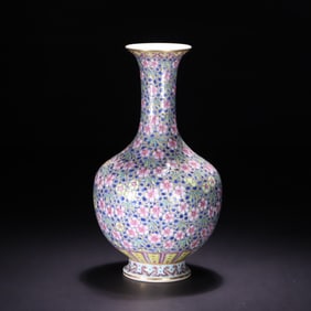 A piece of clear pastel painted gold flowers do not fall to the ground to appreciate the bottle