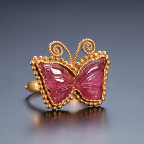 A tourmaline butterfly ring