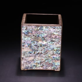 A Qing Dynasty luodian pen holder