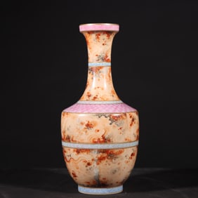 A piece of Qing Dynasty Yongzheng pastel stone glaze bottle