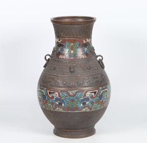 A Qing Dynasty amphora ornament