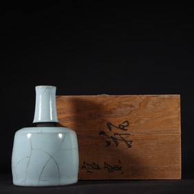 A carved piece of Hetian jade lotus canopy