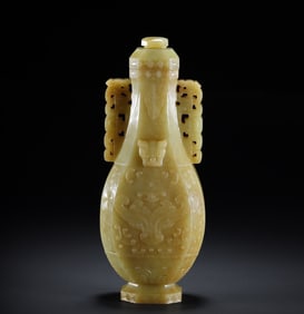 A piece of Song Longquan dotted a colorful garlic bottle