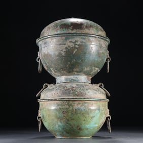 A piece of bronze retort