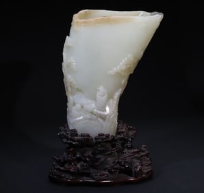 A piece of jade horn cup ornament