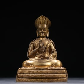 A pair of thin jade bottle ornaments