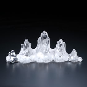 A piece of crystal mountain pen holder